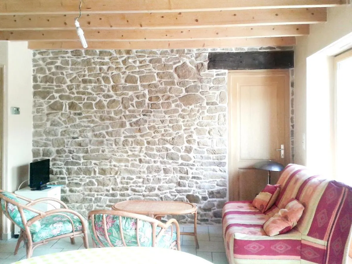 Holiday home Maison Accueillante A Plehedel Avec Jardin Et Parking Prive